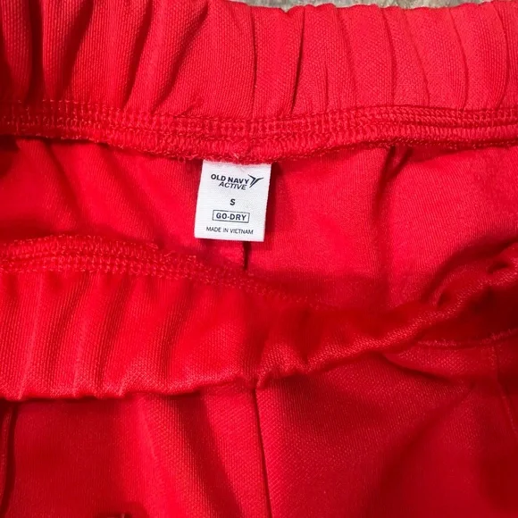old navy red & white with light pink striped capris, size small - Picture 4 of 6